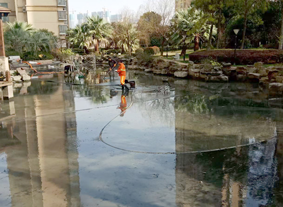 屯溪景观池淤泥清理