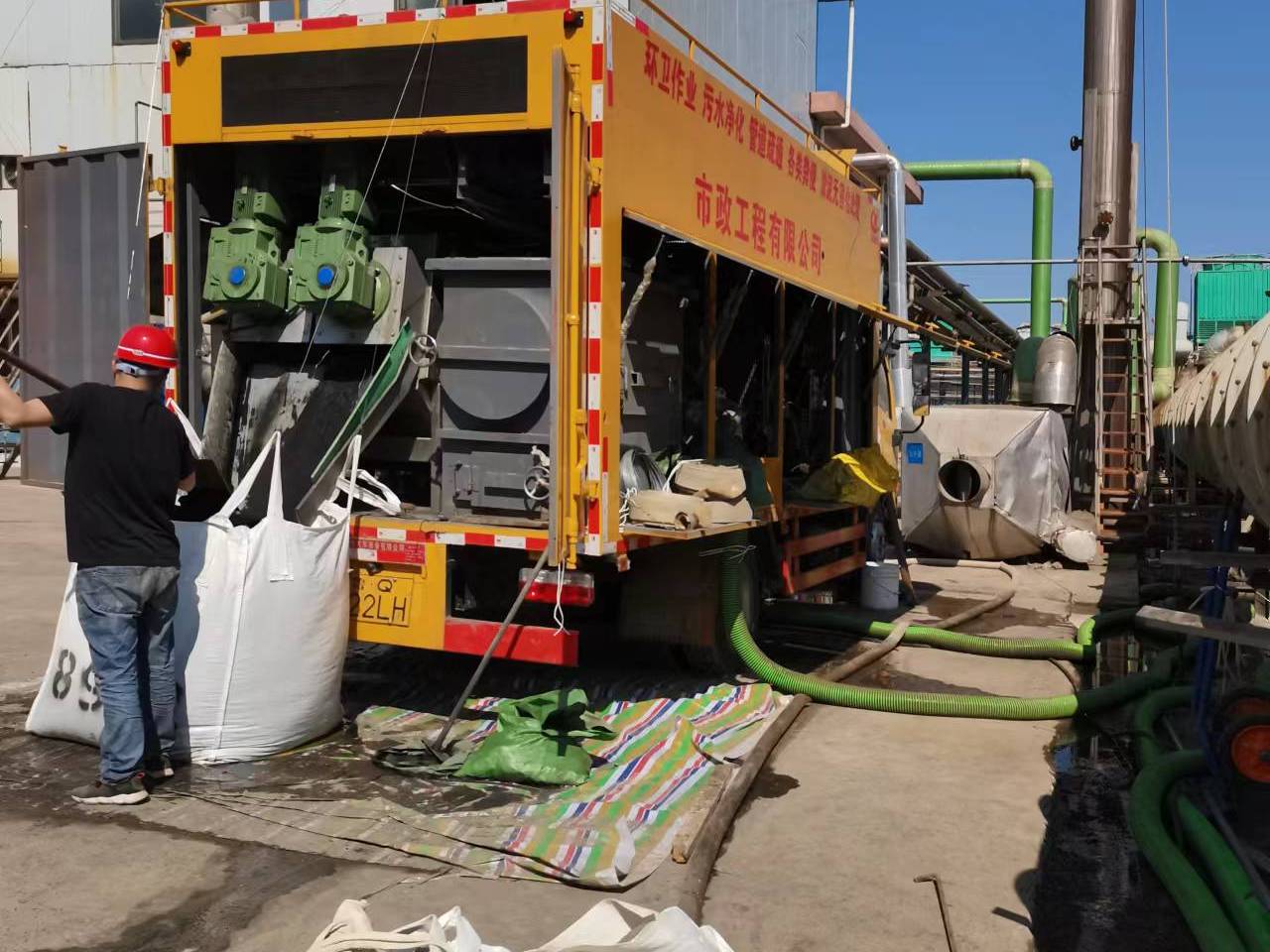 屯溪淤泥压干处理